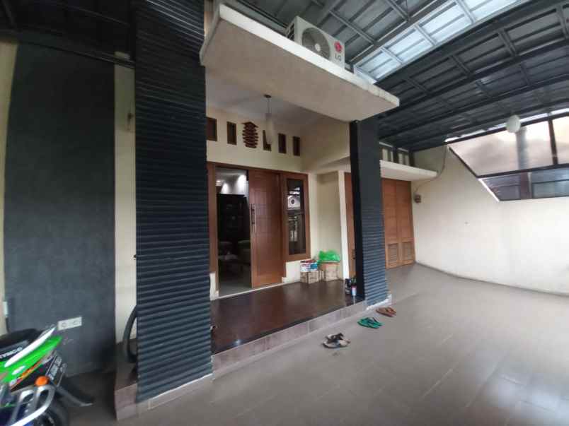 dijual rumah jl pondok kelapa raya