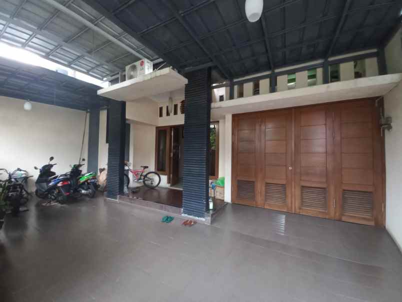 dijual rumah jl pondok kelapa raya