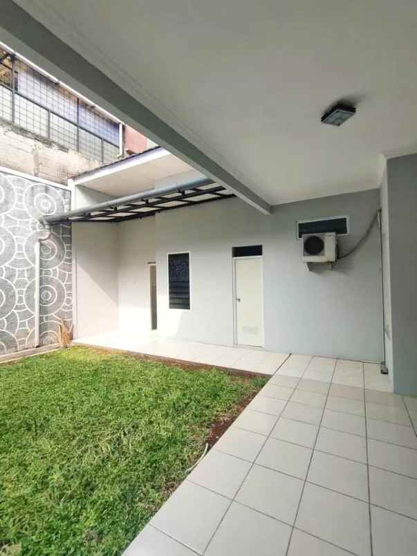 dijual rumah jl pondok kelapa raya