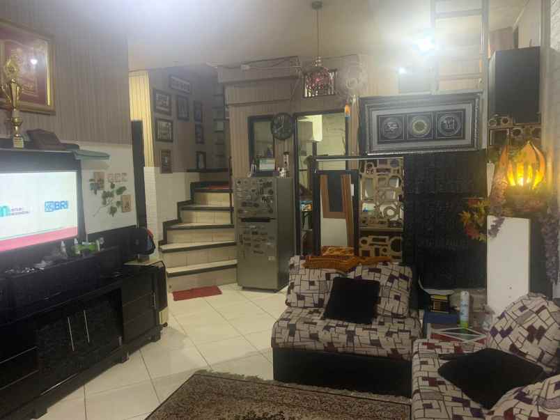 dijual rumah jl rambutan jatimekar