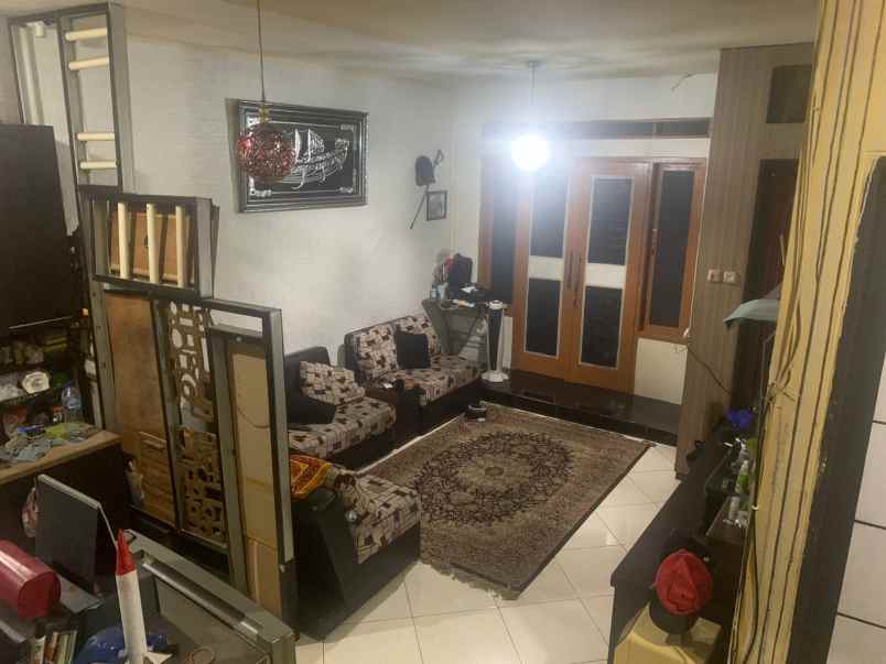 dijual rumah jl rambutan jatimekar