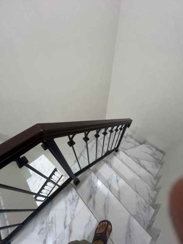 dijual rumah jl ratna raya jatibening