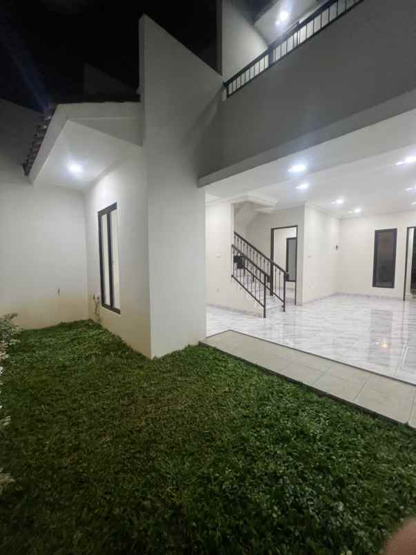 dijual rumah jl ratna raya jatibening