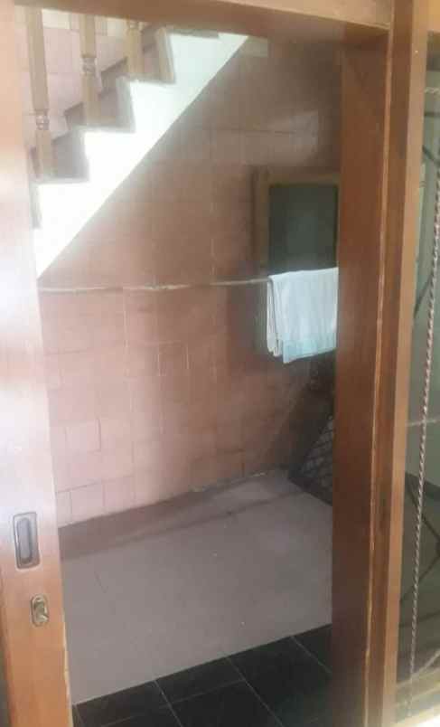 dijual rumah jl raya cipedak