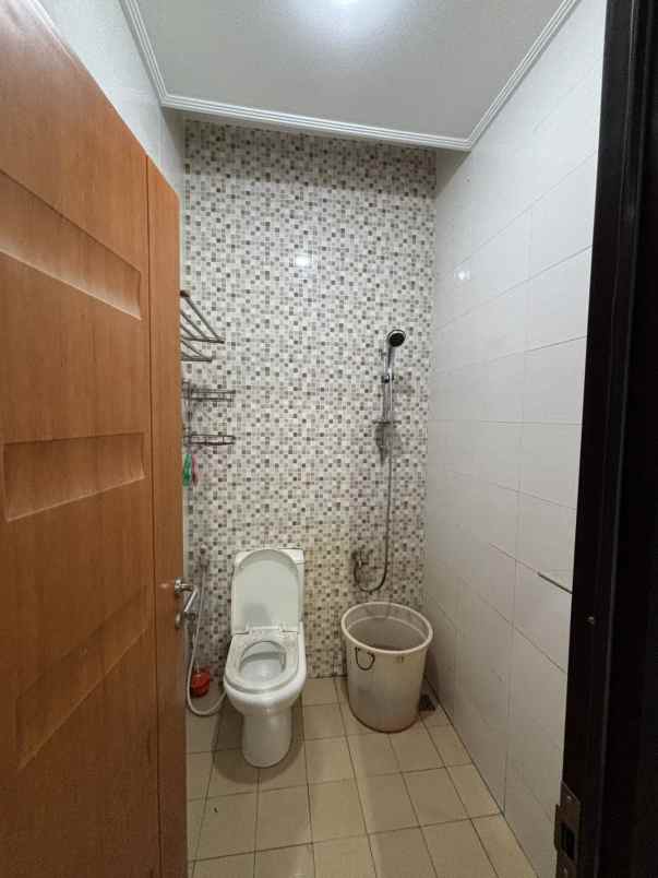 dijual rumah jl raya gading tutuka