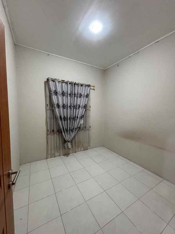 dijual rumah jl raya gading tutuka