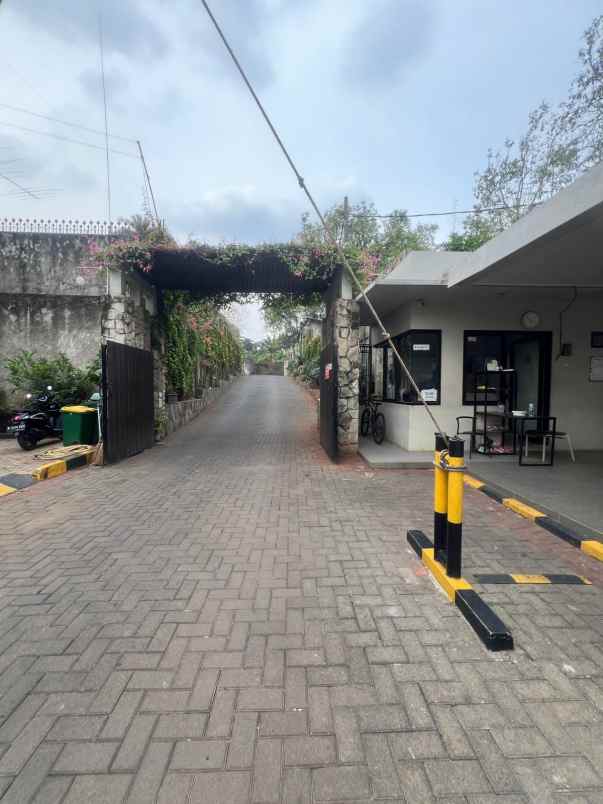 dijual rumah jl raya jatibening pondok