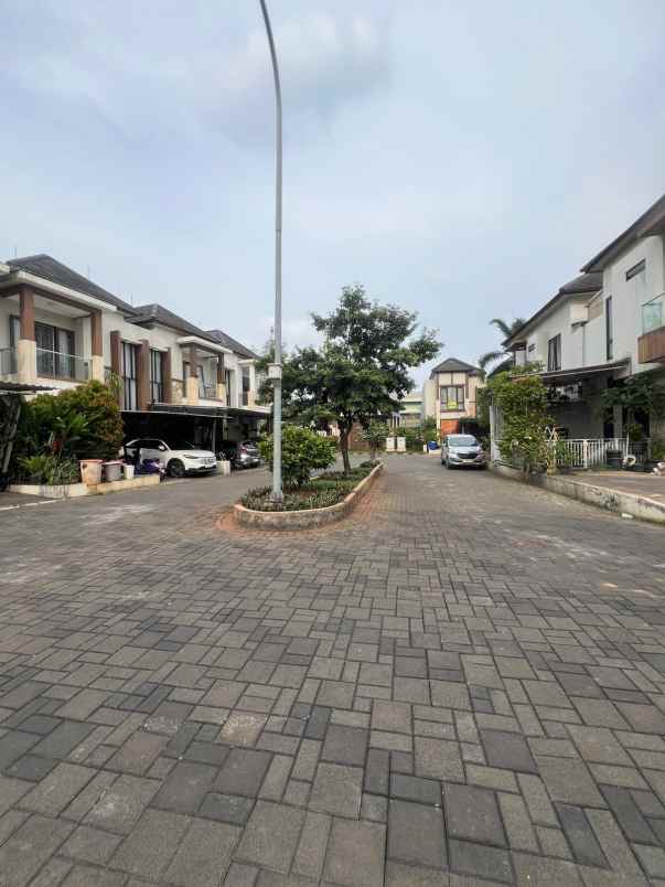 dijual rumah jl raya jatibening pondok