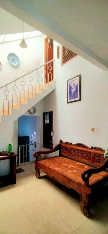 dijual rumah jl salam cijantung