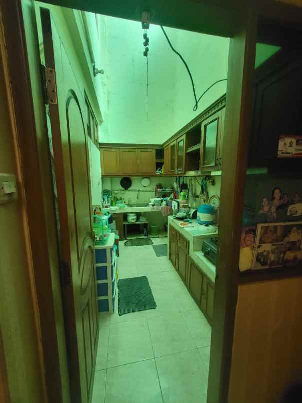 dijual rumah jl saturnus venus