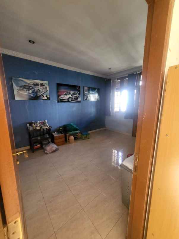 dijual rumah jl saturnus venus