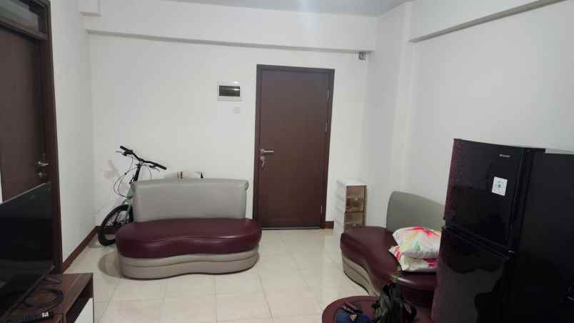 dijual rumah jl serua raya