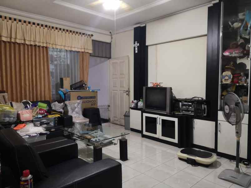 dijual rumah jl simpang darmo permai