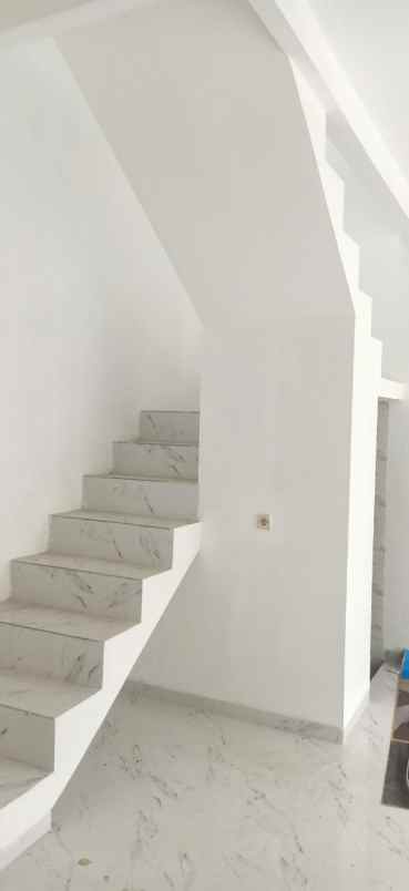 dijual rumah jl sumur bandung 1