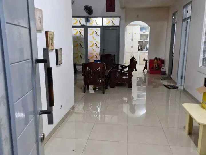 dijual rumah jl taman palem lestari