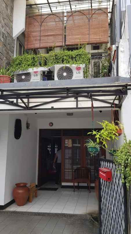 dijual rumah jl tebet timur iii
