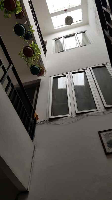 dijual rumah jl tebet timur iii