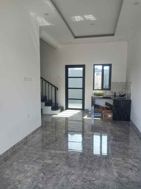 dijual rumah jl wadas jati cempaka