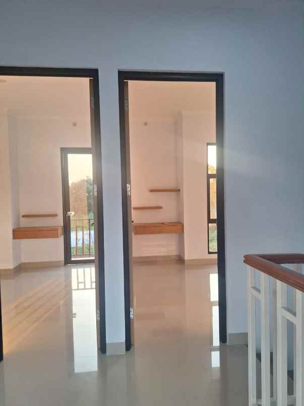 dijual rumah jl wibawa mukti jatiasih