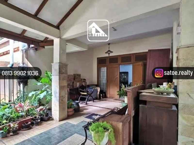dijual rumah jl widya chandra senayan