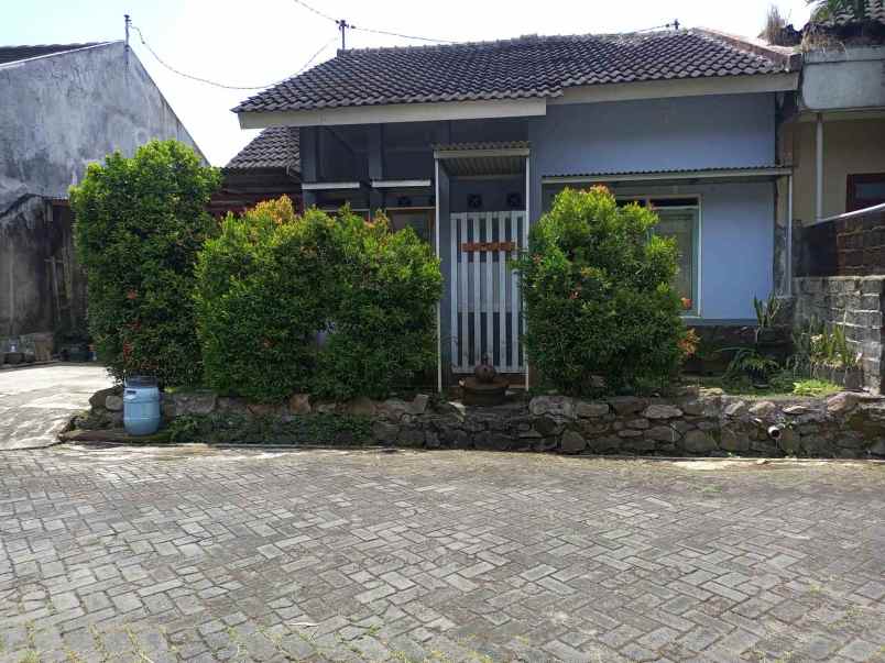 dijual rumah jl yos sudarso ungaran barat