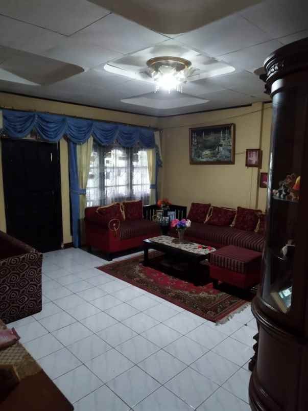 dijual rumah jln h siun ceger