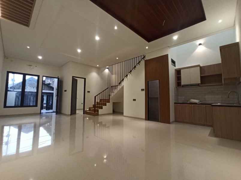 dijual rumah jln pulo asem rawamangun