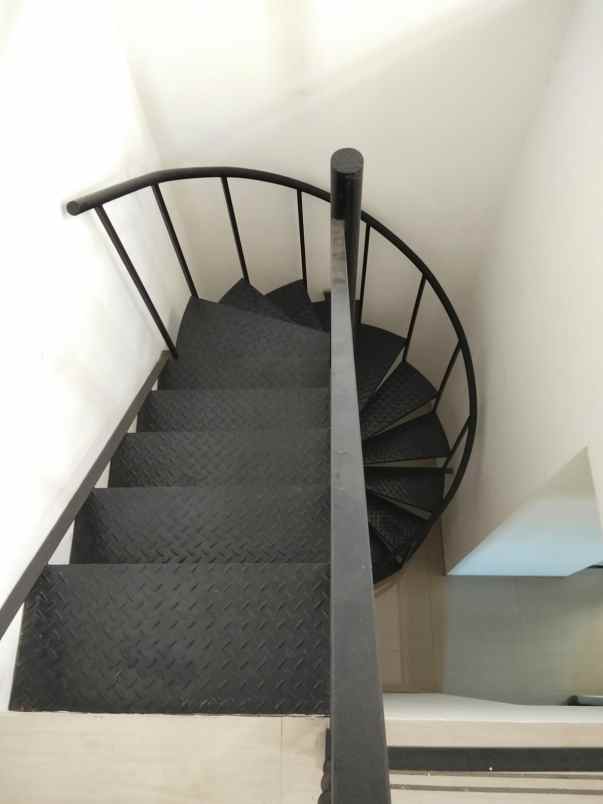 dijual rumah jln raden saleh sukmajaya