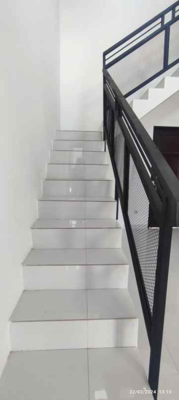 dijual rumah jln raya kalimulya