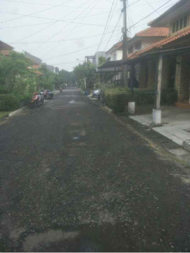 dijual rumah jln taman parahyangan