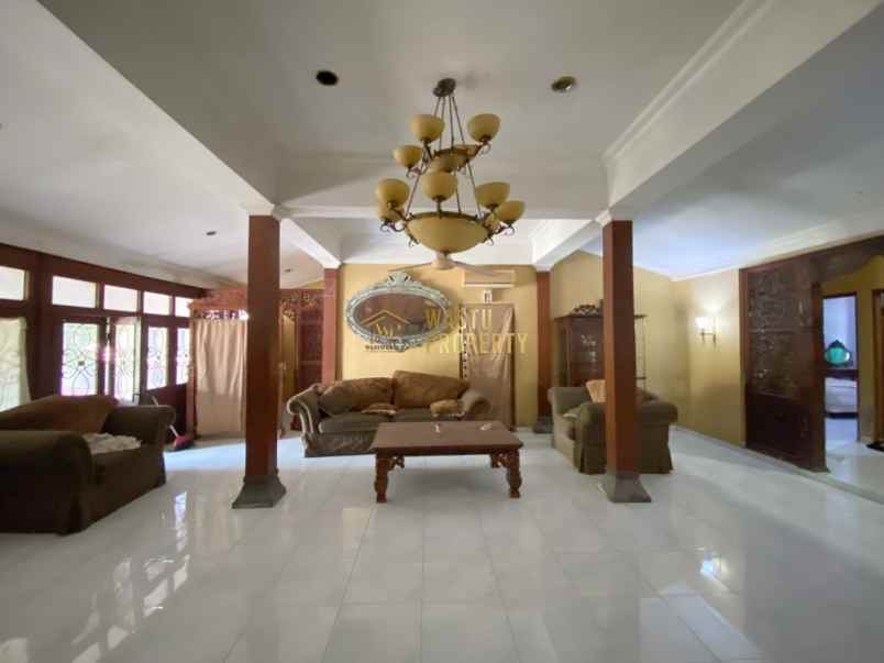 dijual rumah joglo etnik dengan tanah luas di kalasan