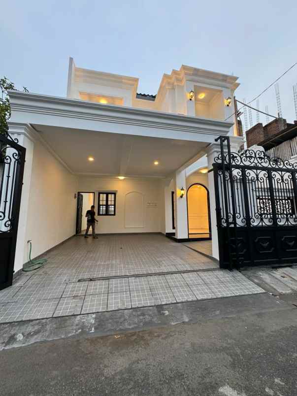 dijual rumah joglo kembangan