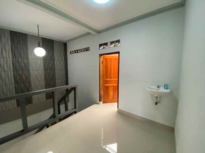 dijual rumah jupiter barat margahayu