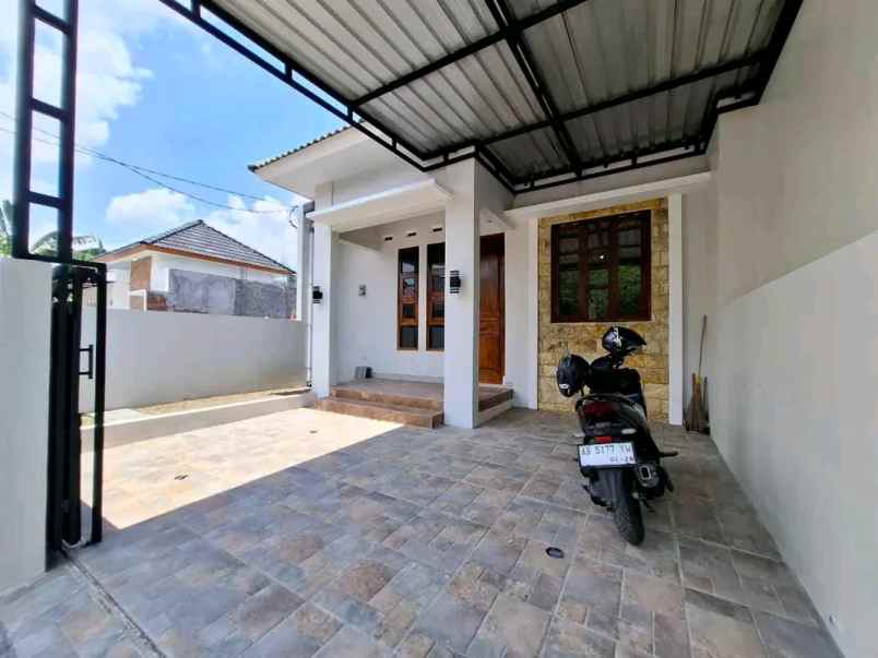 dijual rumah kalasan