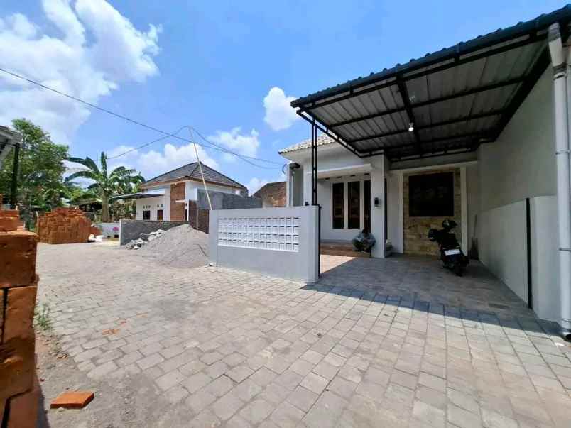 dijual rumah kalasan