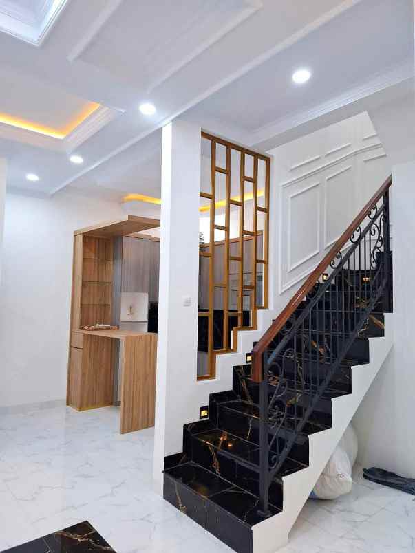 dijual rumah kalisari