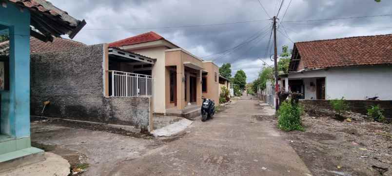 dijual rumah kalitirto