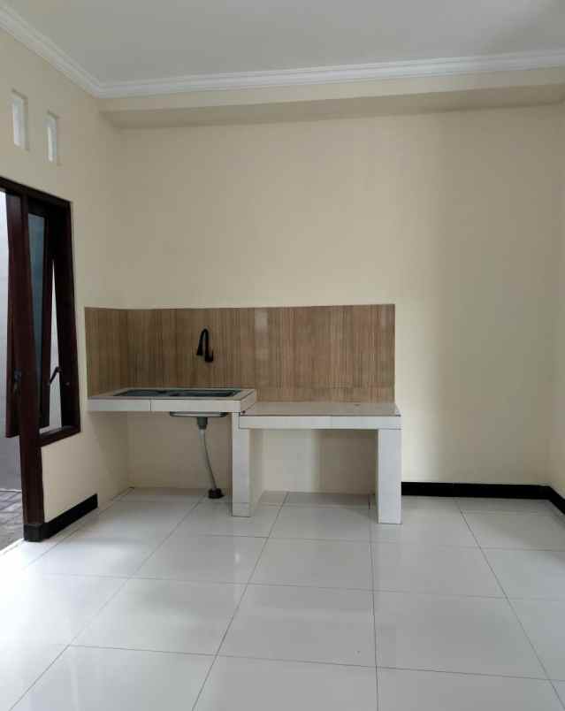 dijual rumah kalitirto