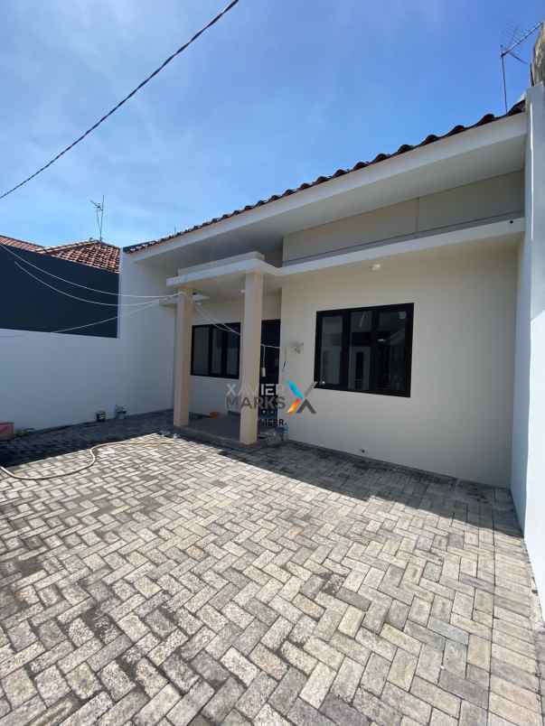 dijual rumah karang empat