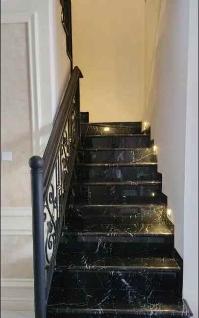 dijual rumah karang tengah