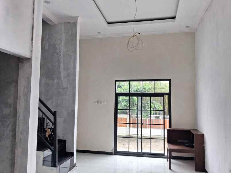 dijual rumah karangrejo banyumanik