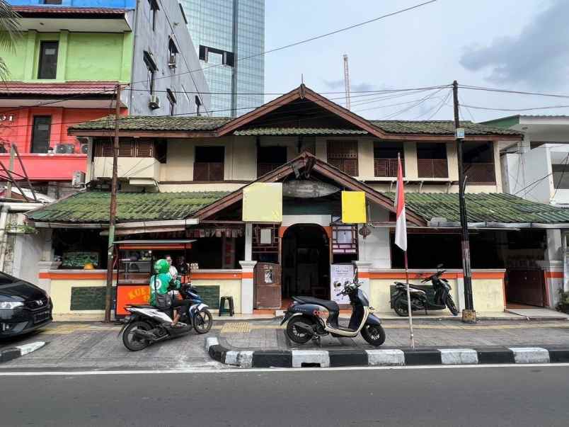 dijual rumah kebon sirih