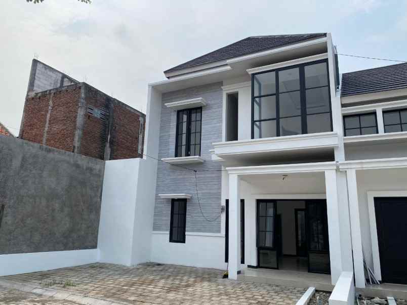 dijual rumah kebraon