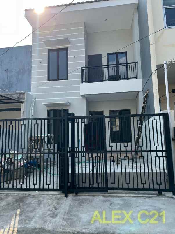 dijual rumah kelapa gading timur