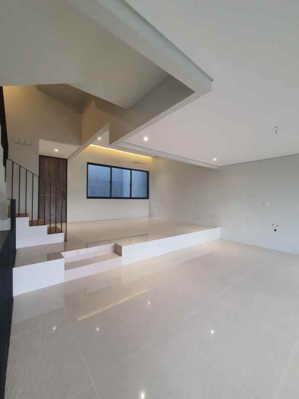 dijual rumah kemang selatan