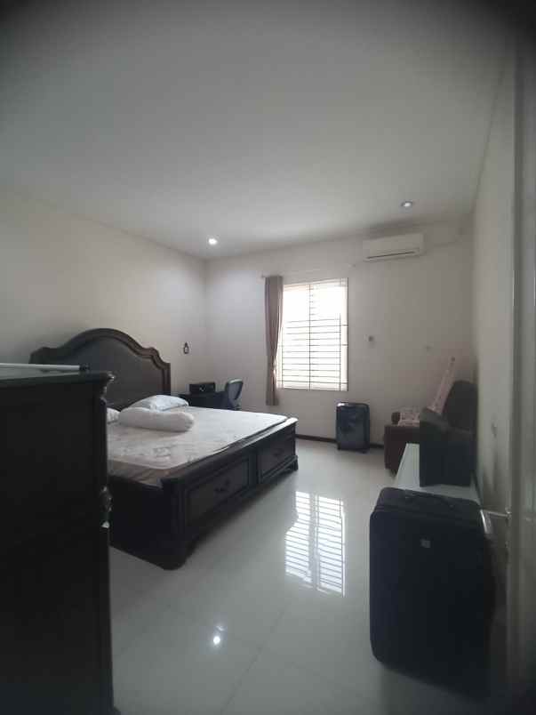dijual rumah klampis