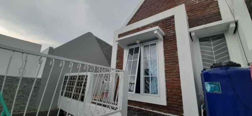 dijual rumah komp srimaya view cilame