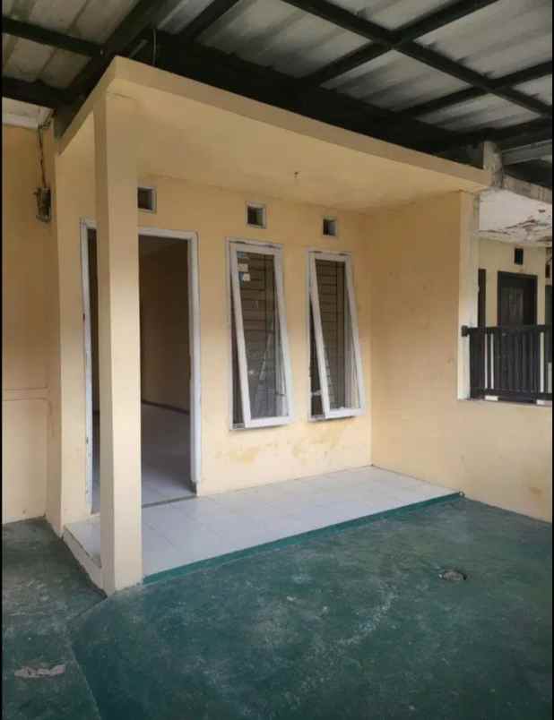 dijual rumah komplek bumi atlet cibiru