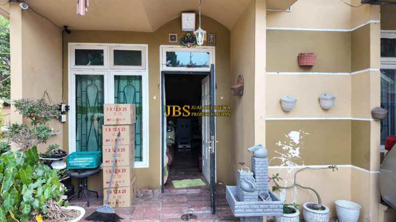 dijual rumah komplek cemara hijau jalan