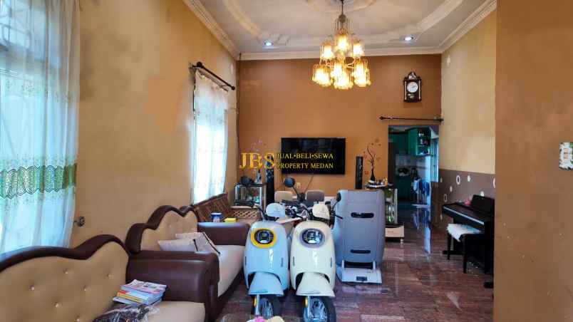 dijual rumah komplek cemara hijau jalan